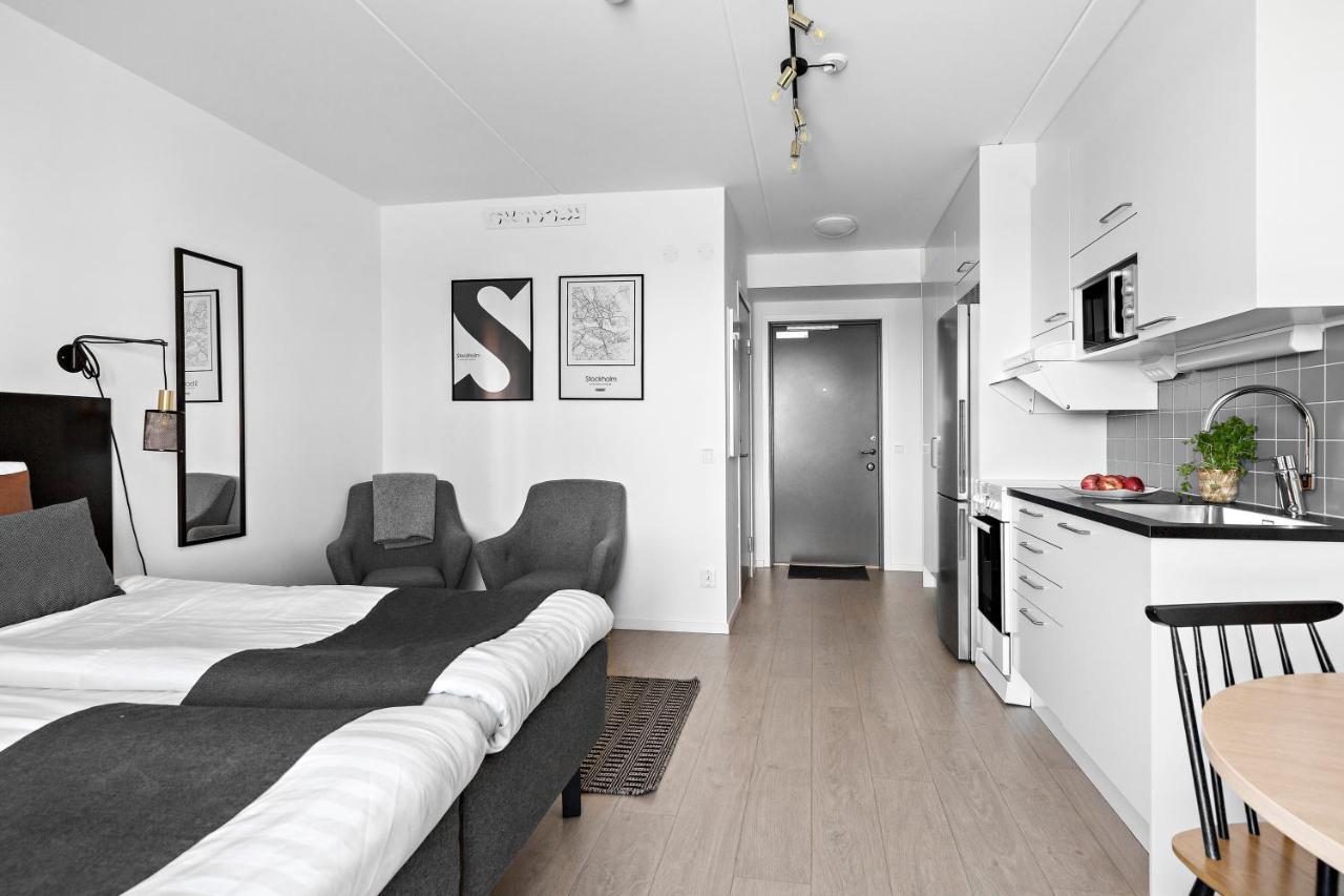 Forenom Hotel Flemingsberg - 10Min From Aelvsjoe Huddinge Room photo